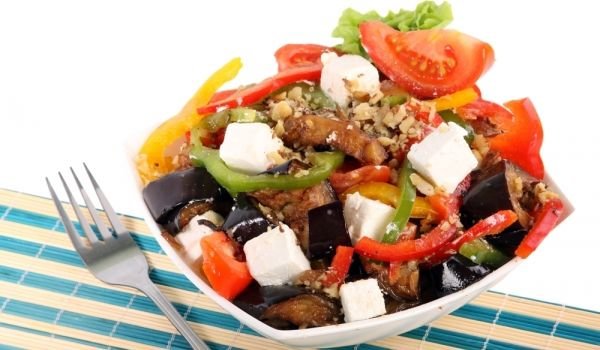 Топла салата с патладжани