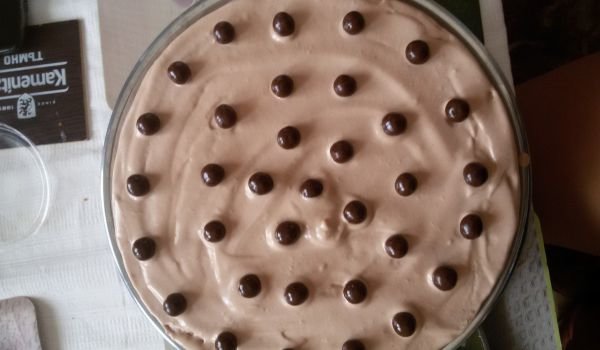 Торта с шоколадови топчета