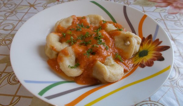 Тортелини с картофена плънка в сос