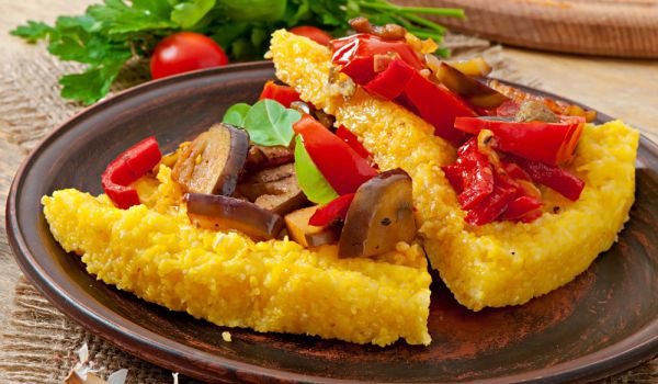 Царевичен грис със зеленчуци