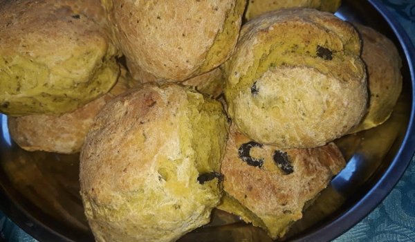 Царевични питки със спанак и маслини