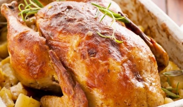 Цяло пиле с картофи и ориз