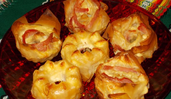 Цветчета банички с пушено филе