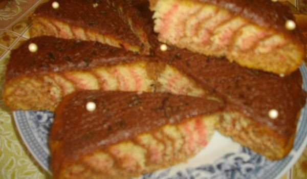 Цветен кекс с грис