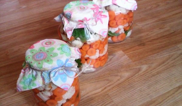 Туршия от моркови и цветно зеле