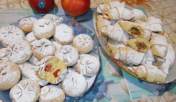Турски сладки с ябълка и локум