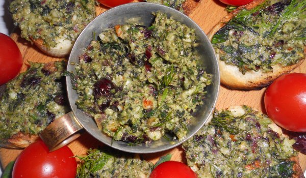 Уникално вкусно билково песто