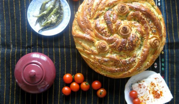 Усуканица с магданоз и сирене