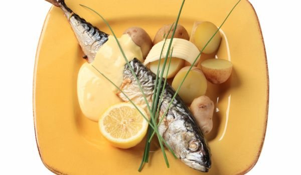 Варена риба със сос