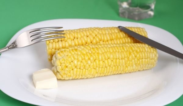 Варена царевица с масло