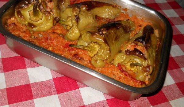 Вегетариански чушки с ризото микс и домати