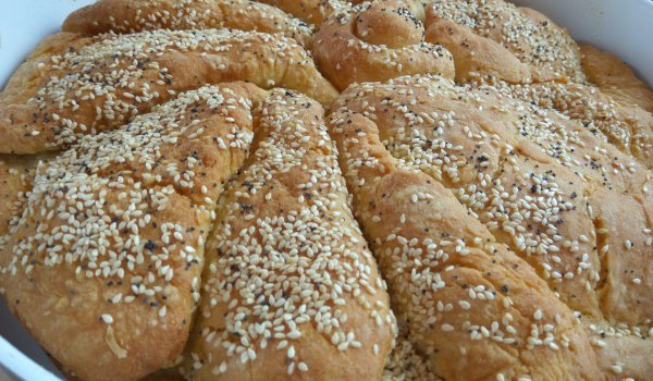 Великденска маслена питка