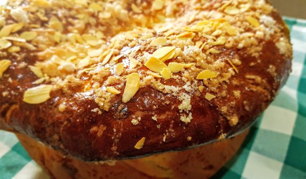 Великденска Мона (Mona de Pascua)