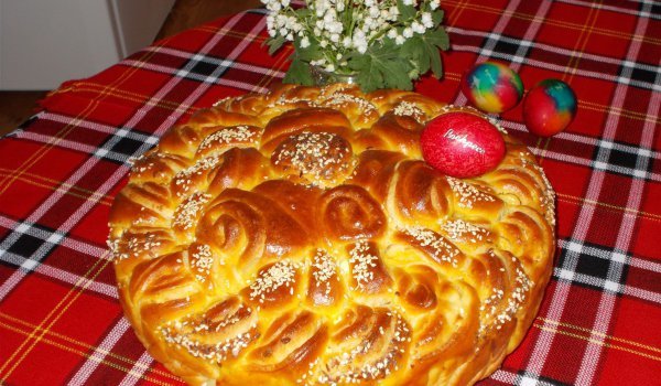 Великденска питка със сирене