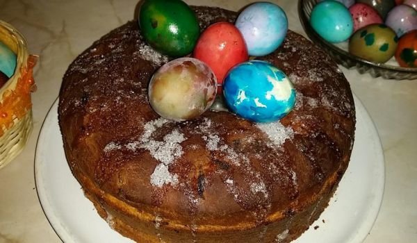 Великденски кейк с моркови и сушени кайсии
