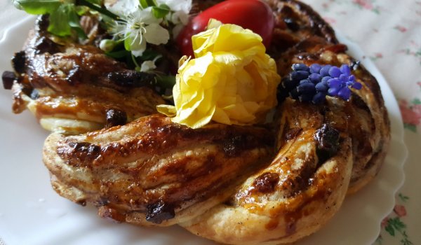 Великденско венче от бутертесто