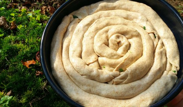 Вит спаначник с точени пълнозърнести кори