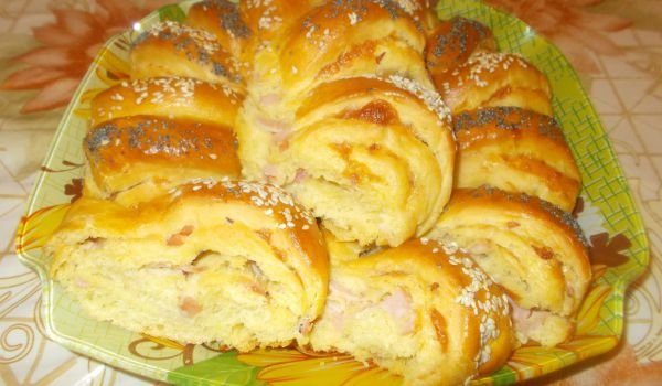 Вит тутманик с шунка и кашкавал