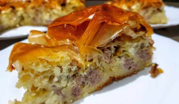 Вита баница с кайма и сирене