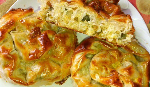 Вити малки банички с булгур и тученица