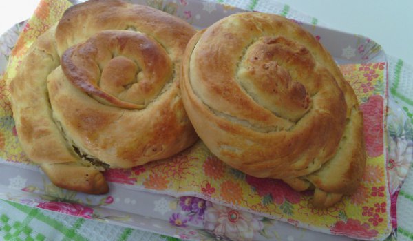 Вити закуски със сирене и яйца