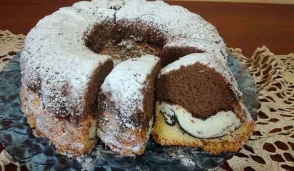 Вкусен трицветен кекс