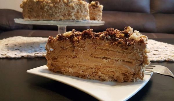 Вкусна бисквитена торта