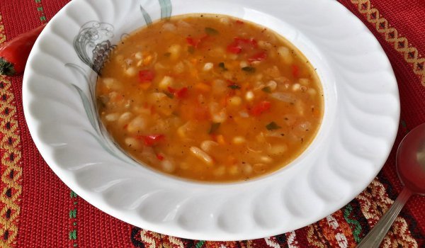 Вкусна боб чорба по селски
