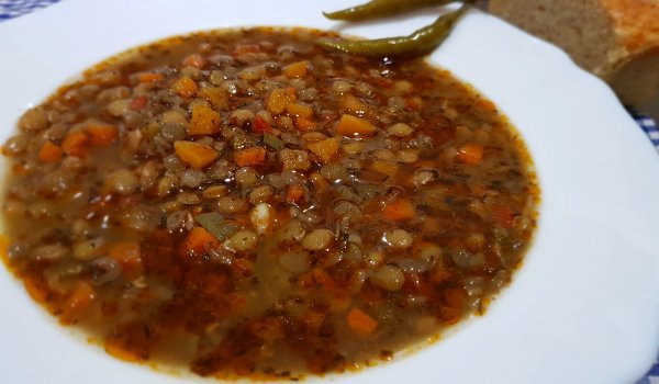 Вкусна чорбичка с леща и тиква