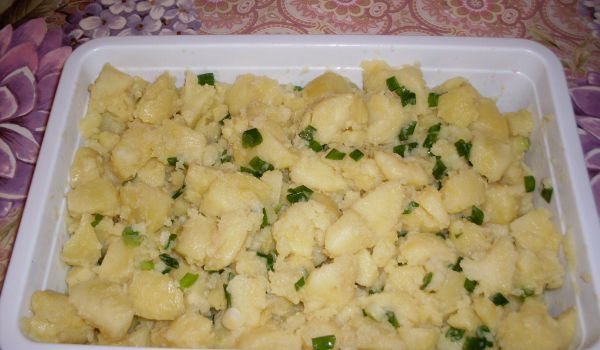 Вкусна картофена салата с пресен лук - Моята Рецепта