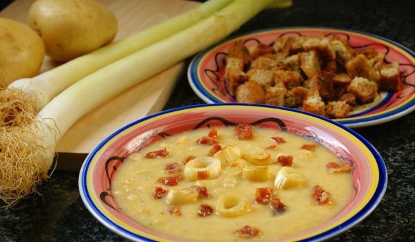 Вкусна картофена супа
