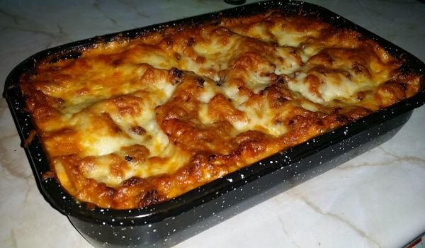 Вкусна лазаня Болонезе