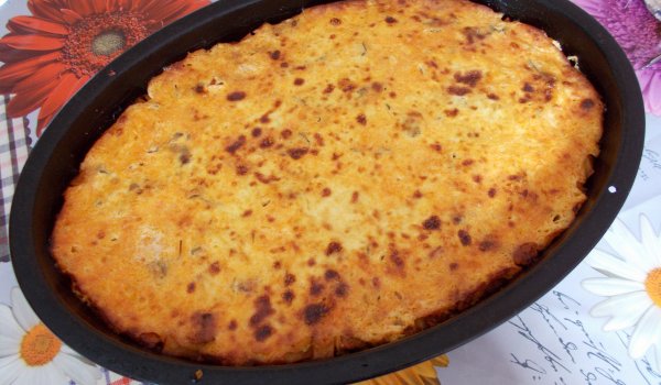 Вкусна мусака с круши, кайма и праз