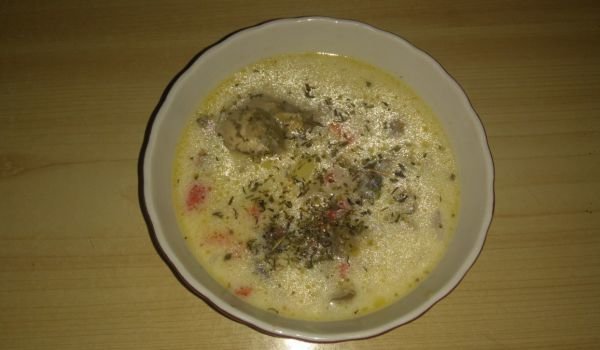Вкусна пилешка супа грах