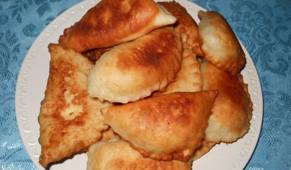 Вкусни бухтички със сирене
