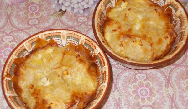 Вкусни наложени банички в гювечета