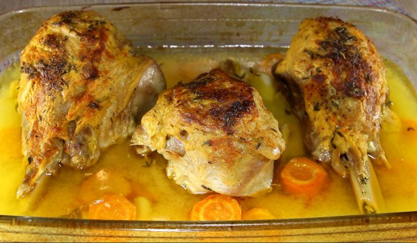 Вкусни печени пуешки бутчета