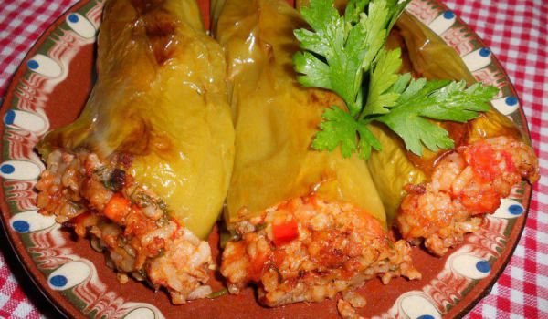 Вкусни пълнени чушки с кайма и ориз