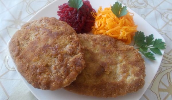 Вкусни шницели с гарнитура
