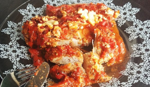 Вкусно пиле с чушки и сирене