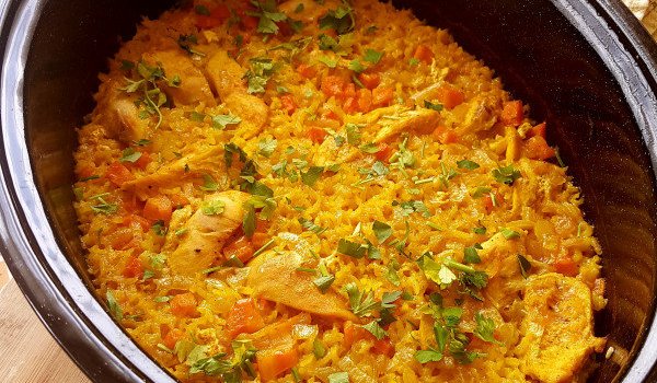 Вкусно пиле с ориз и куркума