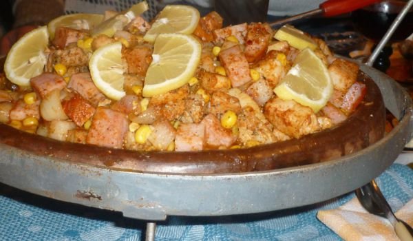 Вкусно саче с три вида месо