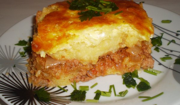 Вкусотия с кайма, картофи и тиквички