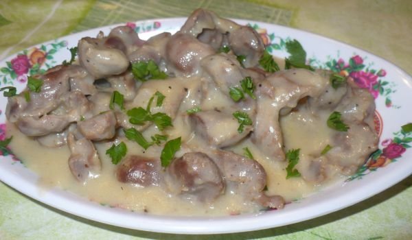 Воденички с бял лимонов сос