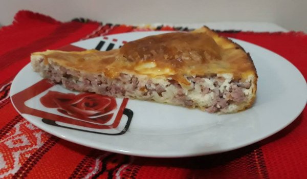 Вълча баница с кайма