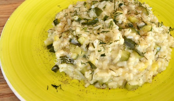 Задушен ориз с тиквички