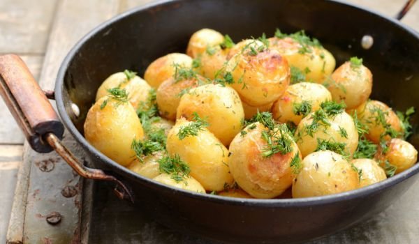 Задушени пресни картофи
