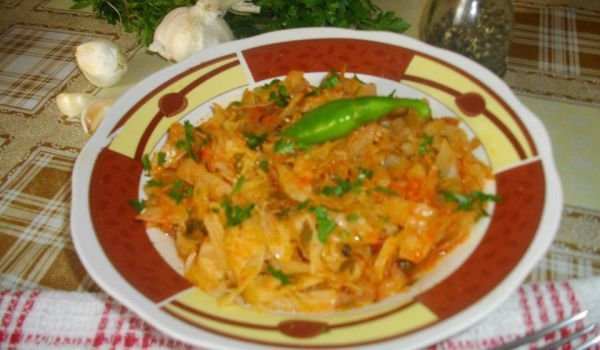 Задушено зеле на фурна