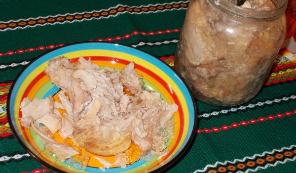 Заешко месо в буркани за зимата