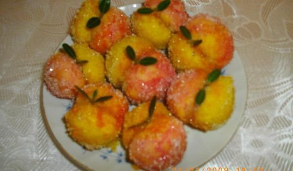 Захаросани праскови